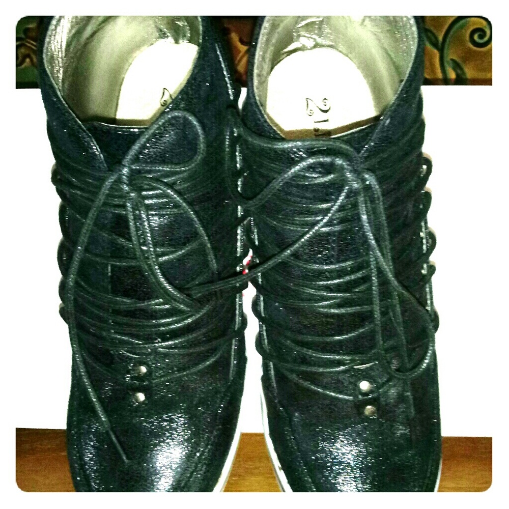 2 Lips Too "TOO CLICK" Wedge Street Shoes